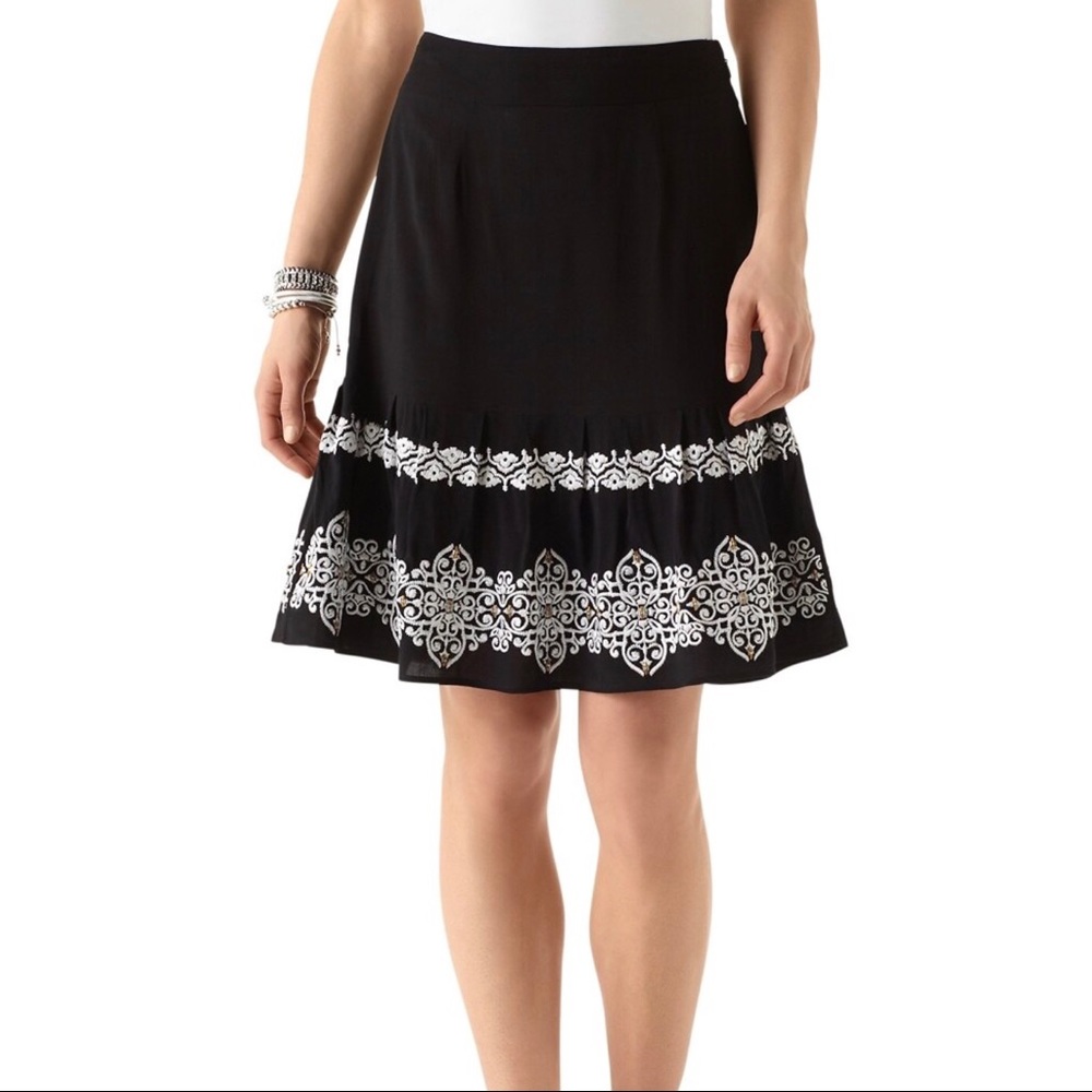 WHBM Flippy embroidered skirt. NWOT